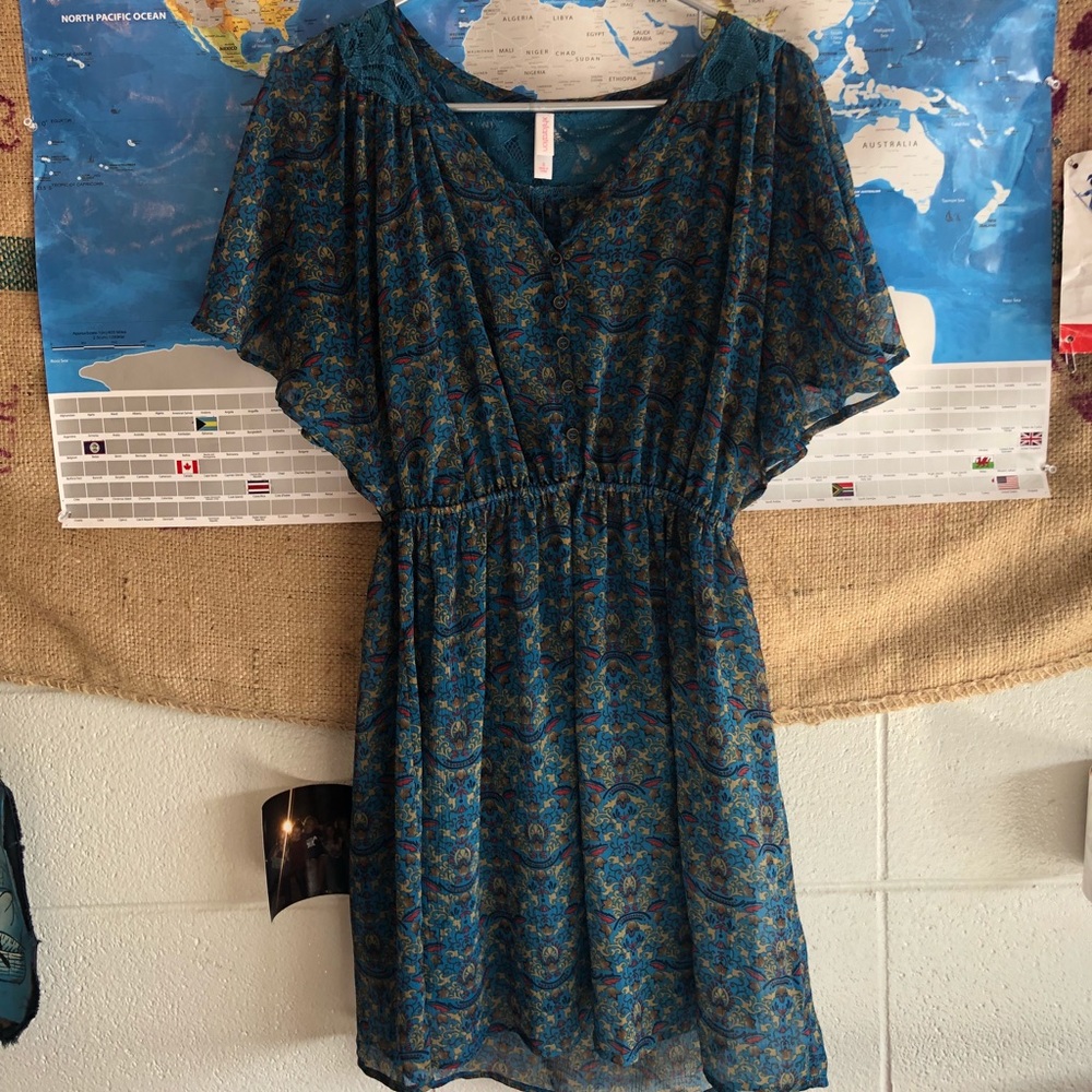 Cute dress with slip!
